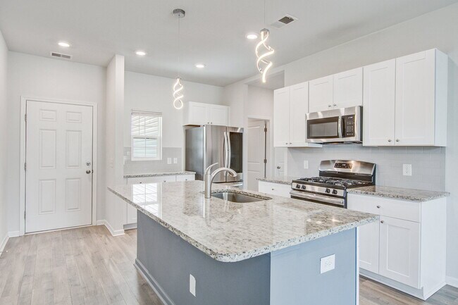 Building Photo - 347 Matuskovic Dr