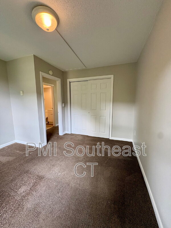 Building Photo - 54 Hempstead St