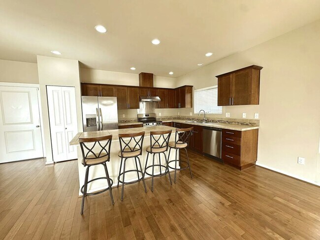 Building Photo - 1752 42nd St NE