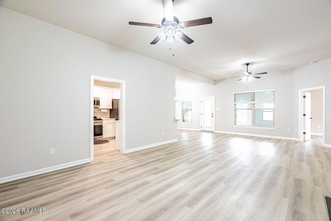 Building Photo - 202 Sparkling Meadows Ln