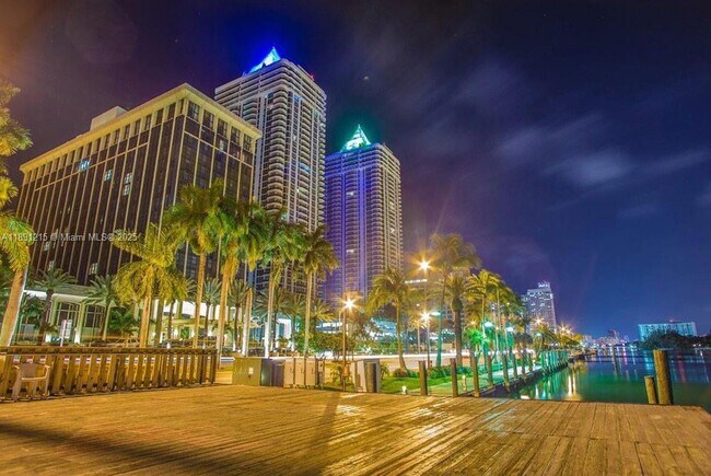 Building Photo - 4779 Collins Ave