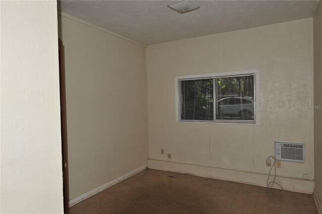 Building Photo - 410 NW 19th Ln