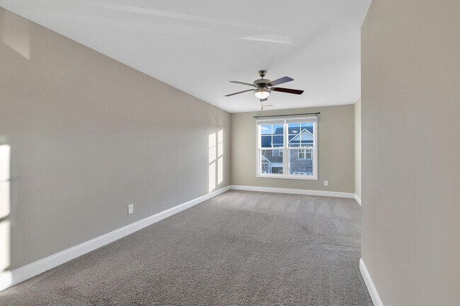 Building Photo - 3 BR close to Stone Bay!