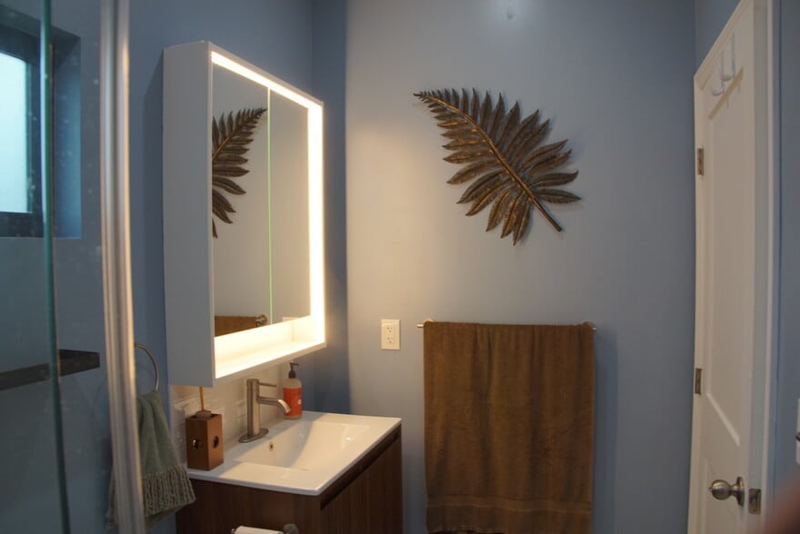 Building Photo - 1850 Lees Ave