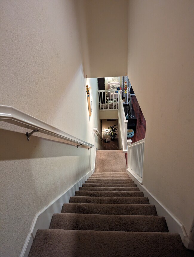 Building Photo - 764 Grandview Ter