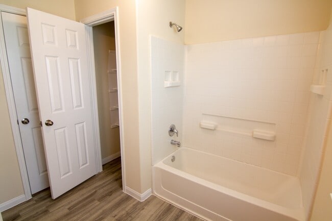 Building Photo - 13011 Baileys Run