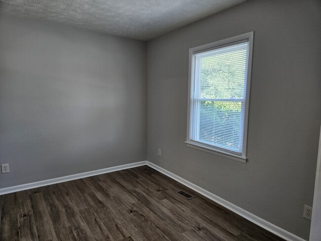 Building Photo - 309 Murray Fork Dr