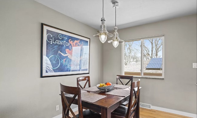Building Photo - 4555 Brookfield Dr