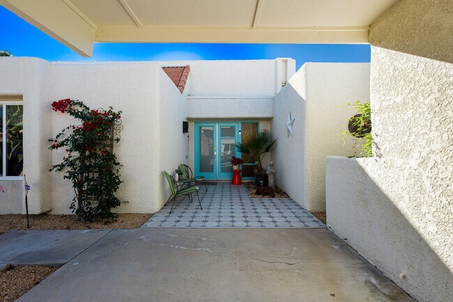 Building Photo - 6071 Hazeltine Plaza