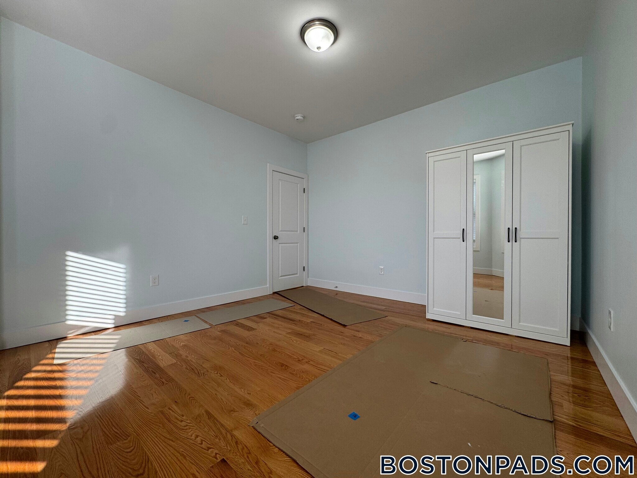 Building Photo - 7 Carson St