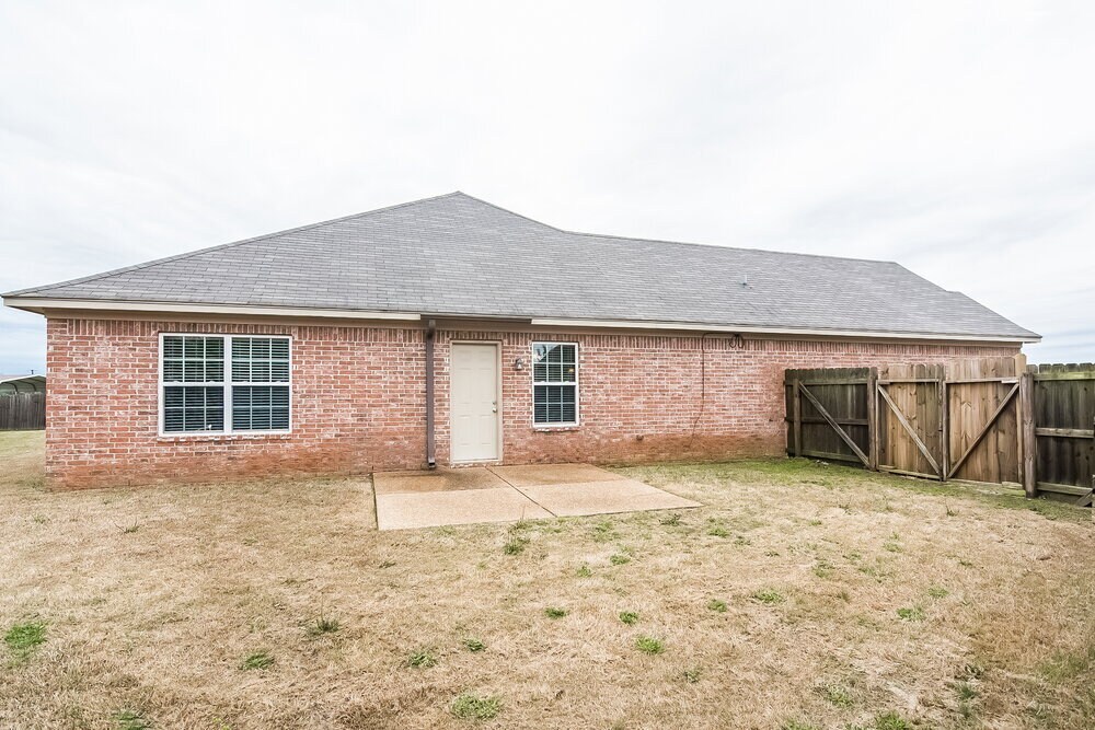 Building Photo - 10892 Blake Cir