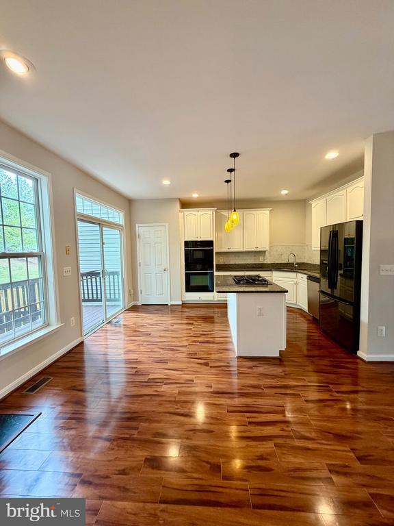 Building Photo - 15519 Exmore Ct
