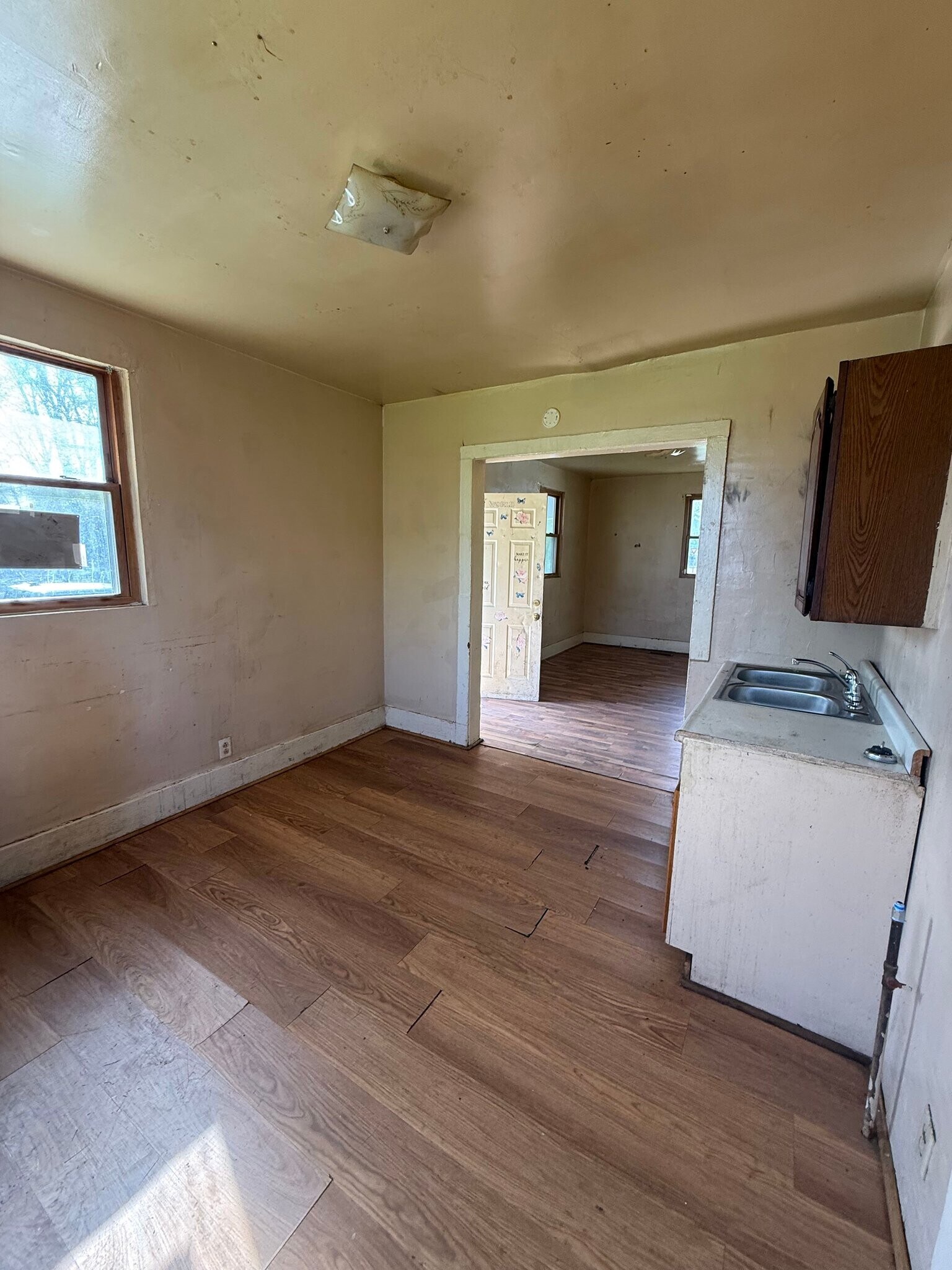 Building Photo - 347 N Stone St