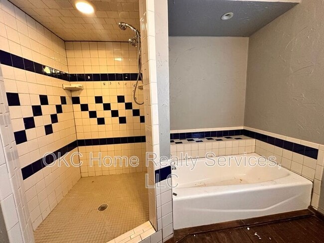 Building Photo - 2144 NW 36th St