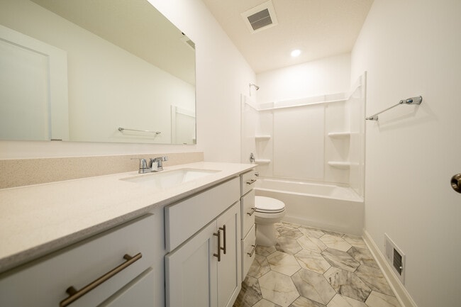 Building Photo - 2255 Tyrone Dr