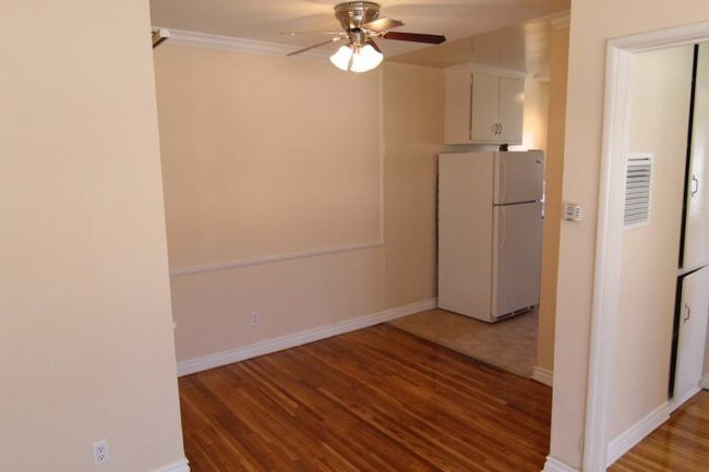 Building Photo - 1 bedroom in Los Angeles CA 90028