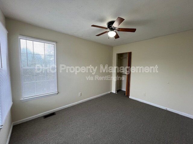 Building Photo - 1183 Red Oak Cove