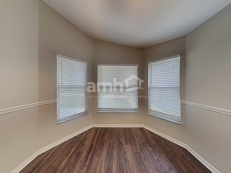 Building Photo - 1416 Wakefield Dr