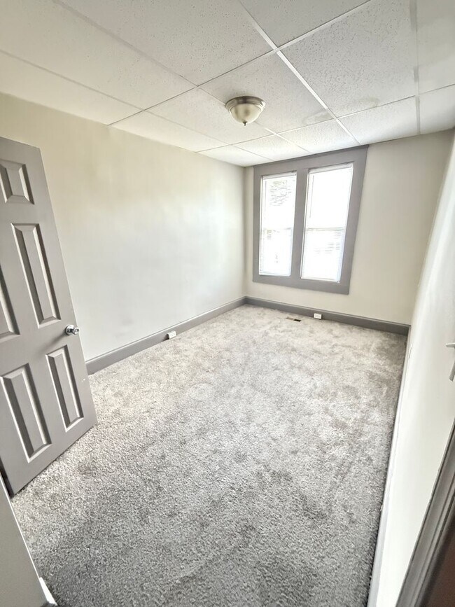 Building Photo - 4027 Belwood Ave