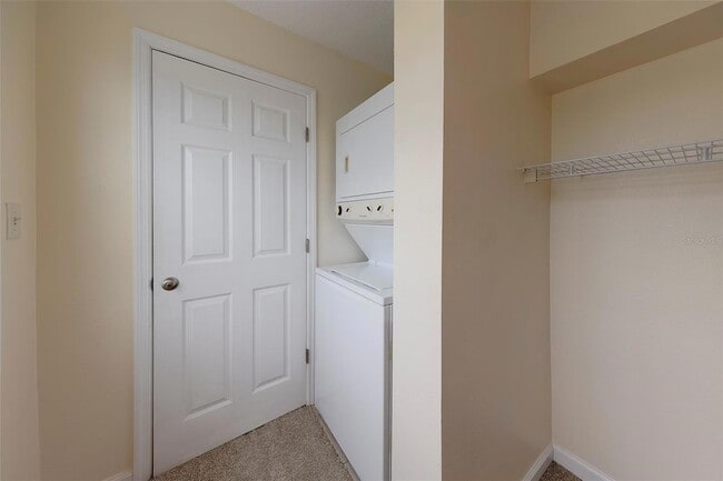 Building Photo - 222 Pompano Dr SE