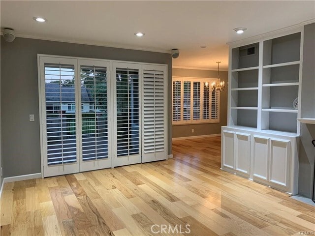 Building Photo - 5201 Thorn Tree Ln