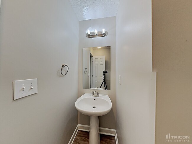 Building Photo - 2608 Misty Cove Pl NE