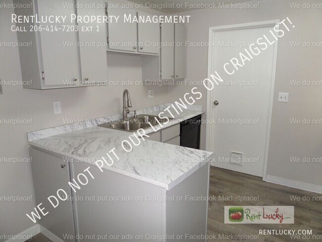 Building Photo - 33029 22nd Pl S