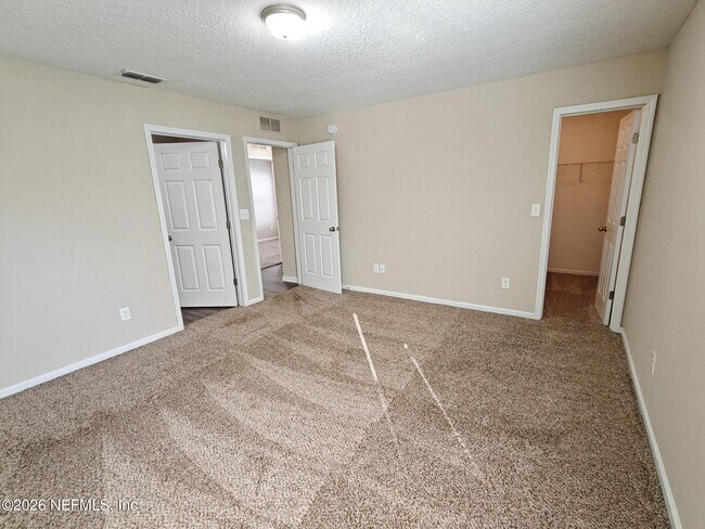 Building Photo - 8444 Hewitt St