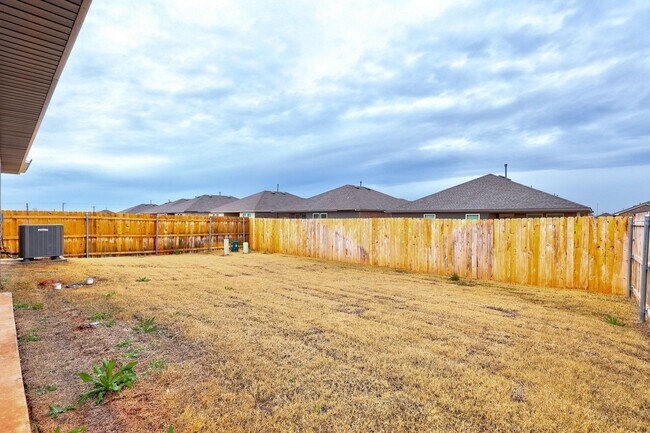 Building Photo - Brand New 4 Bed For Lease in Sara Park