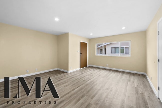 Building Photo - 4317 W 120th St