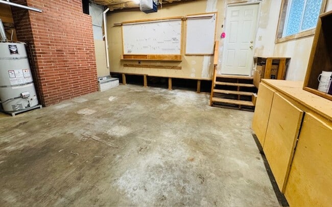 Building Photo - Burlington 3 Bed 2 Bath Home in quiet neighborhood