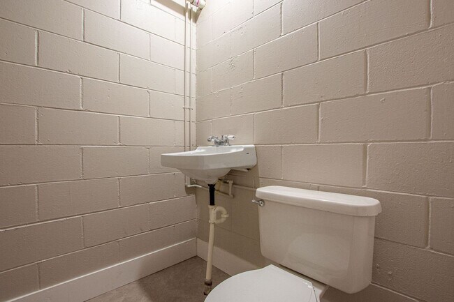 Building Photo - Beautifully Renovated with Lots of Space! 3 Bedroom / 2 Bath Ranch in Blair!