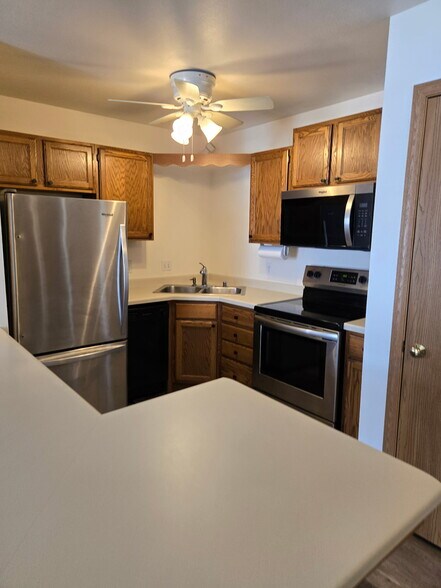 Building Photo - 572 Athletic Way