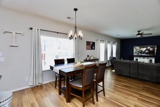 Building Photo - 3260 Matthews Dr