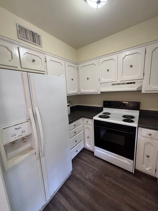 Building Photo - 2643 Southbury Cir