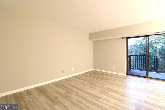 Building Photo - 2249 Castle Rock Square