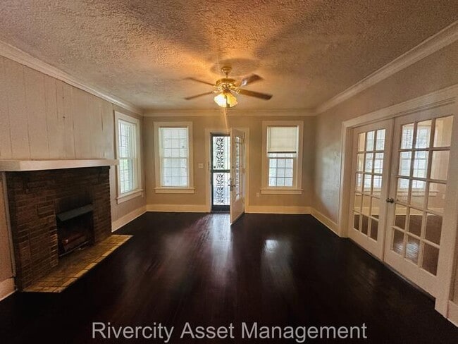 Building Photo - A Must See!!!!! Section 8 Friendly!!!!! BONUS Mother In Law Sweet!! PRICE DROP