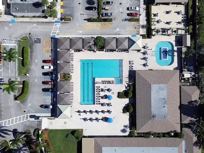 Building Photo - 4301 Martinique Cir