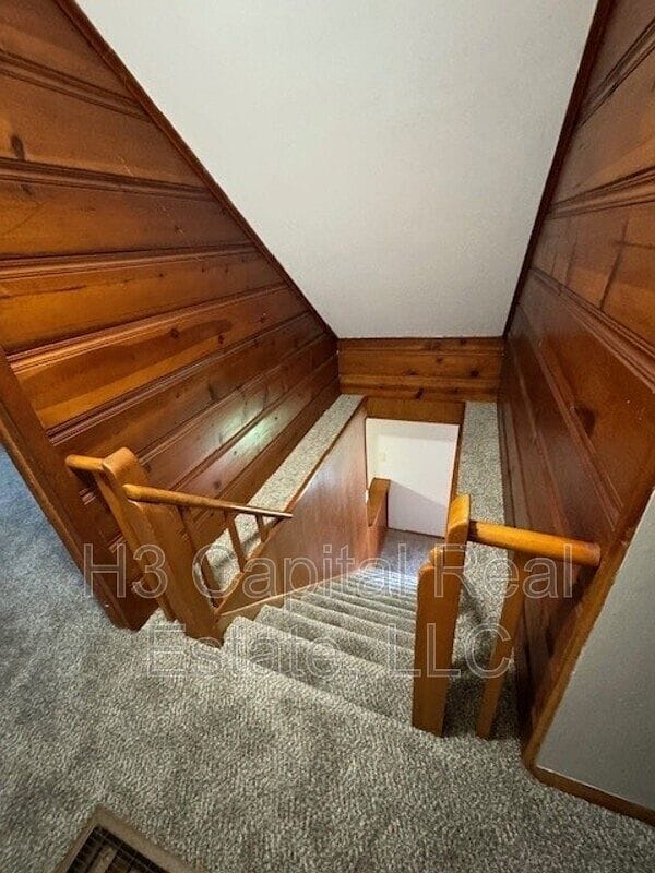 Building Photo - 115 N Border St