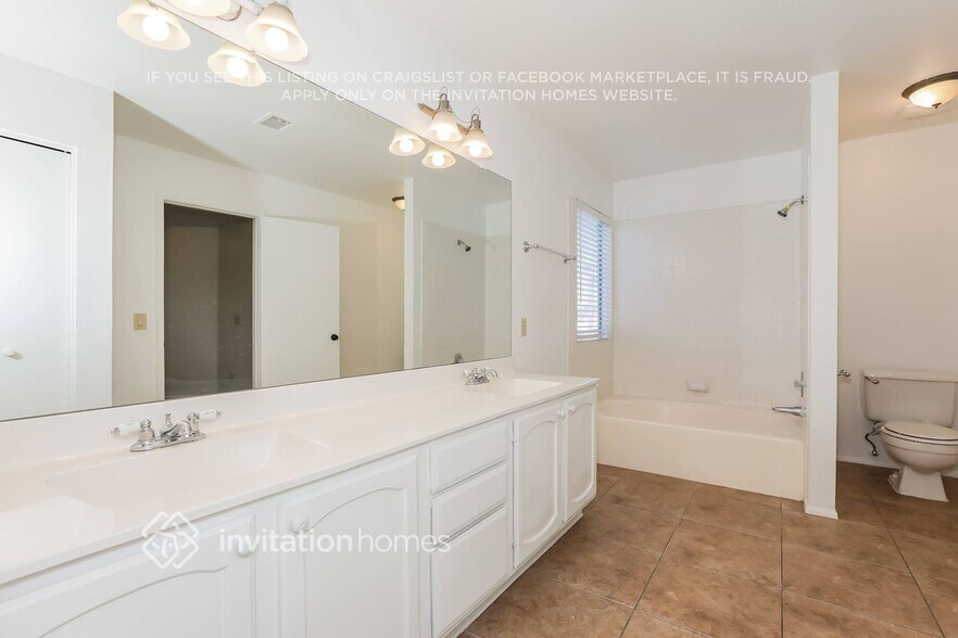 Building Photo - 1538 E Hearne Way