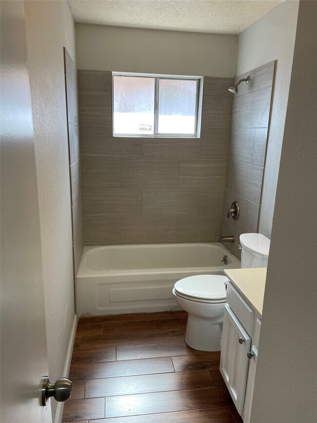 Building Photo - 505 Landing Blvd