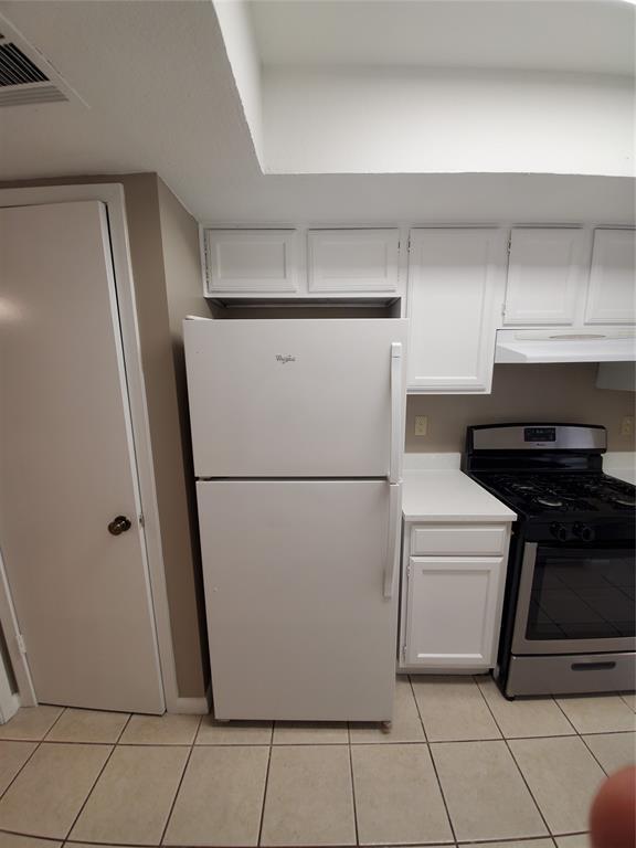 Building Photo - 9008 Sanger Dr