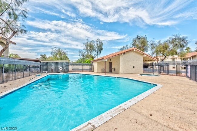 Building Photo - 4530 Sparky Dr