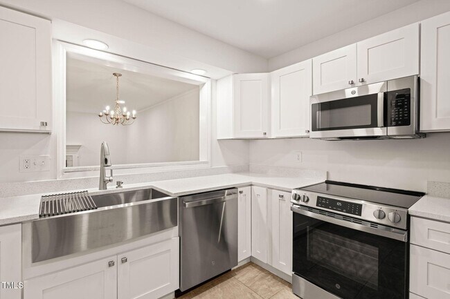 Building Photo - 403 Broad Leaf Cir