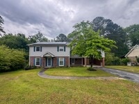 Building Photo - Charming 3 Bed 1.5 Bath Home Close to Fort Bragg