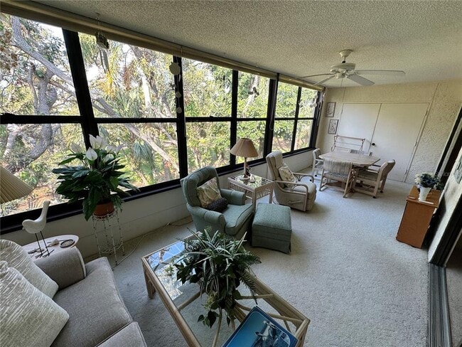 Building Photo - 346 Springdale Dr