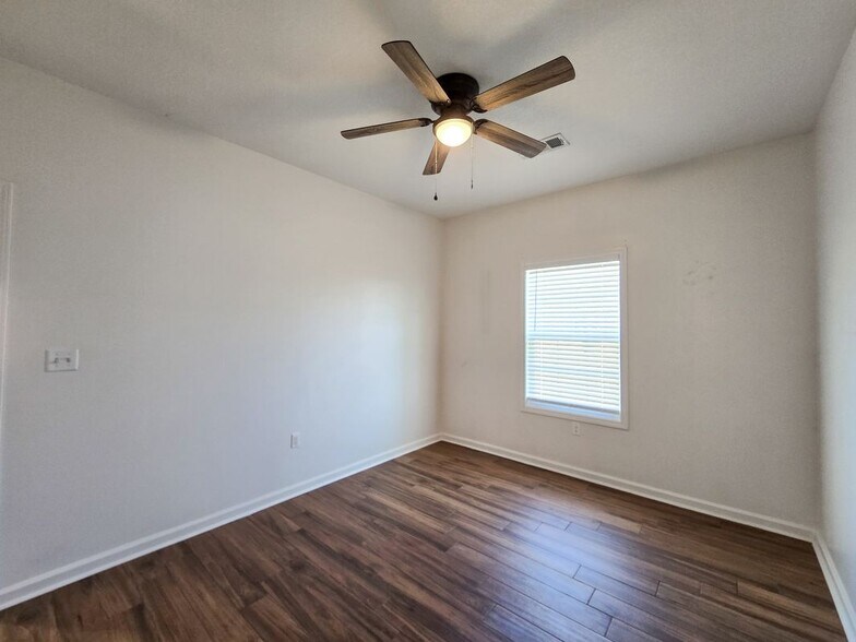 Building Photo - 4804 Antosh Cir