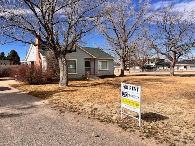 Building Photo - 2 Bed 1 Bath House in Scenic Parowan