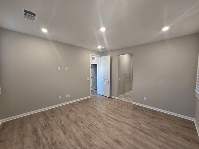 Building Photo - Fresh, Fun & Fully Loaded! 1681 Whitmore L...