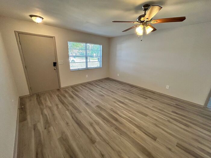 Building Photo - 12092 Aurora Ct